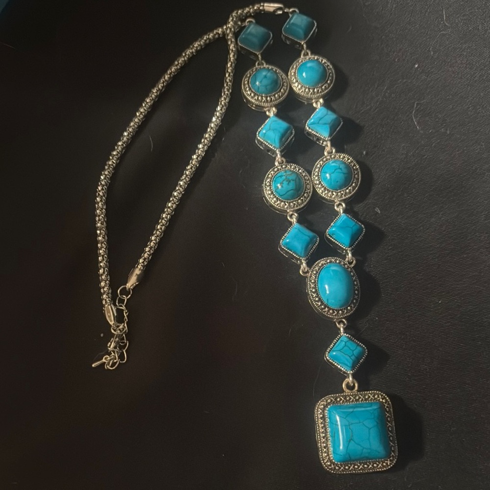 Turquoise Statement Necklace
Buy 1 @20 or 3 @ 60